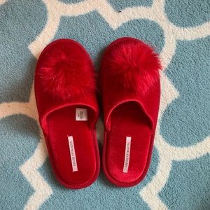 Victoria secret size 7-9 red slippers